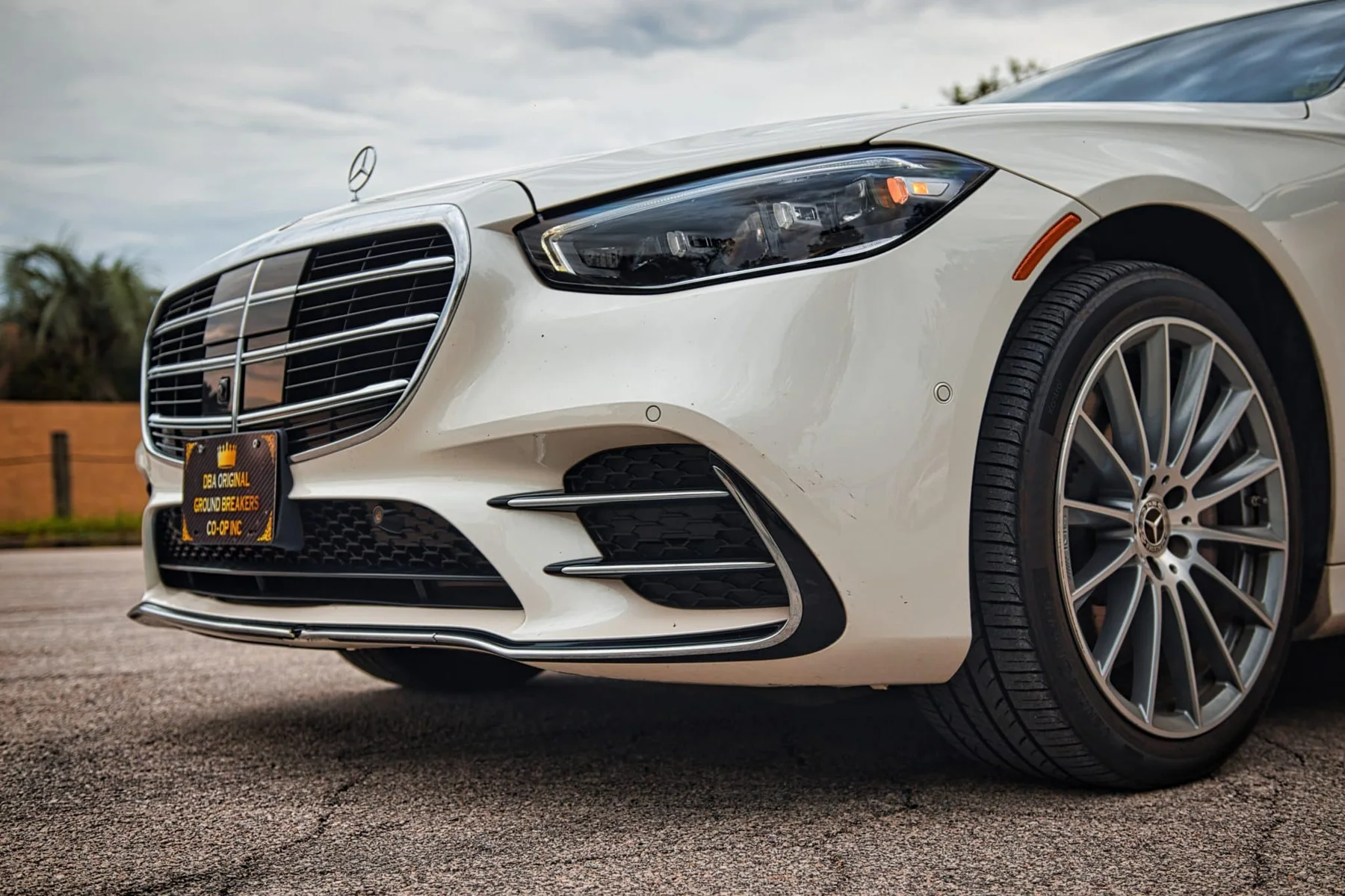 Original Ground Breakers mercedes sedan detail